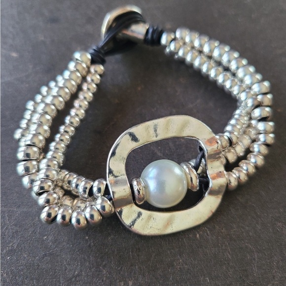 Wisdom - Contemporary Bracelet - Picture 3 of 12